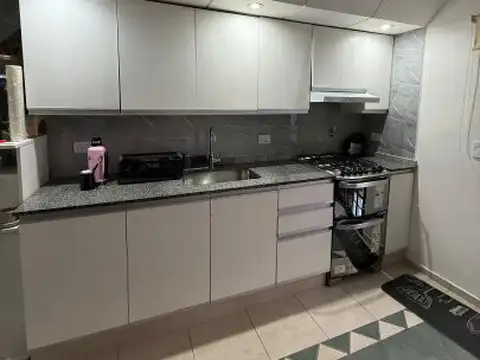 Depto Tipo Casa en Venta de 4 ambientes