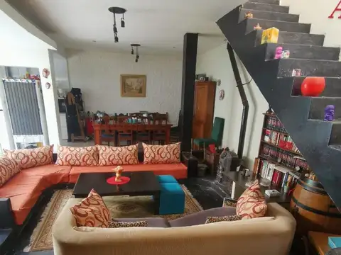 Depto Tipo Casa 4 ambientes con 3 baños