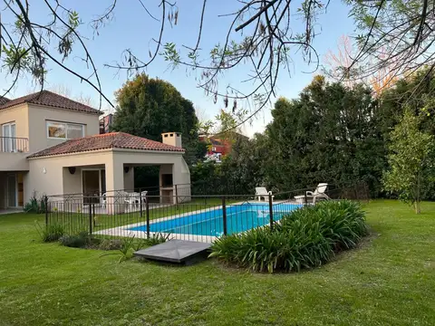 Casa de 6 Ambientes en Ayres de Pilar en Alquiler para Enero y Febrero