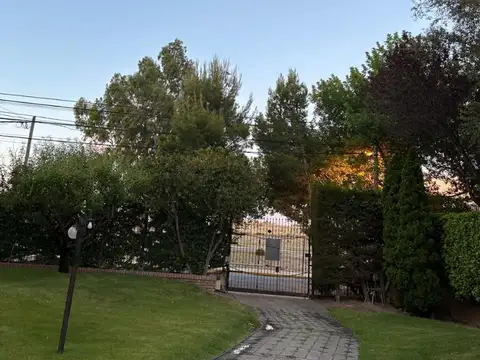 Terreno en Venta, FOT 0,85