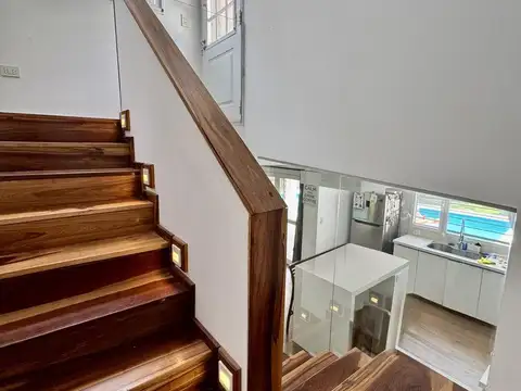 Casa 6 ambientes con 2 baños