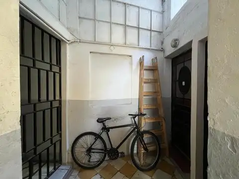 ABUELITO DIME TU - Tipo casita todo en bajos con patio
