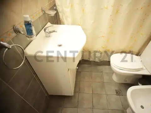 Depto Tipo Casa 4 ambientes con 2 baños