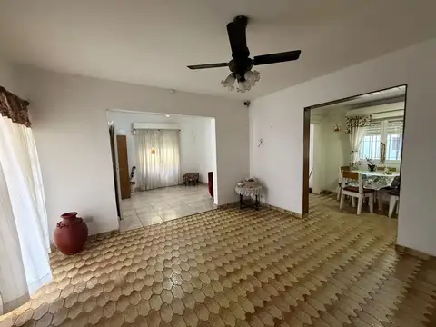 Casa en Venta en Garin, USD 148.000