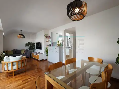 No es último piso. Reciclado a nuevo muy soleado