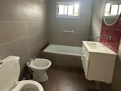 Casa 3 ambientes con 1 baño