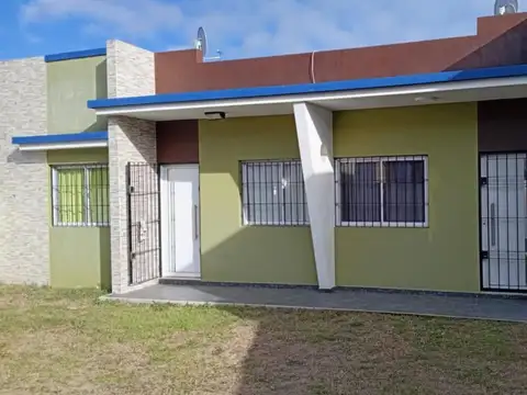 Casa en venta - 2 Dormitorios 1 Baño - Mar del Tuyú