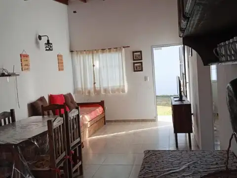 Casa 3 ambientes con 1 baño