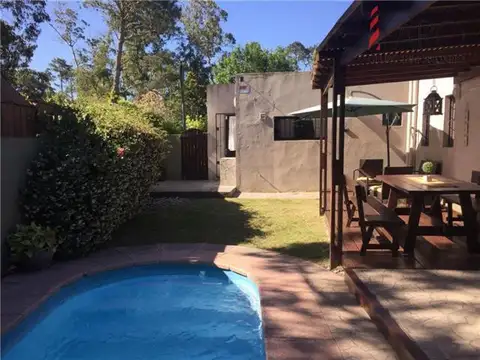 Casa en Alquiler en Pinares, USD 5.000