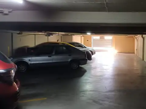 VENTA -DOS COCHERAS-FIJAS- CUBIERTAS- EN CIUDADELA