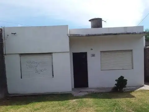 Casa a Terminar con 3 Dormitorios sobre Lote de 8,66m x 44,99m