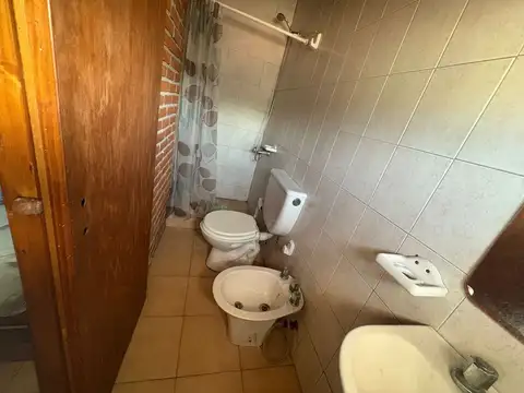 VENTA PH 4 AMBIENTES POR ESCALERA + 2 DPTO CERRITO