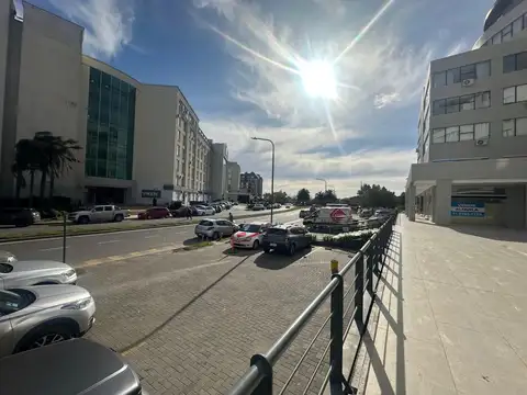 Av, Del Puerto 200