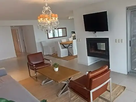 Apartamento en venta c/ cochera en Pinares