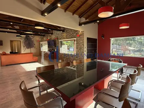 Casa 5 ambientes con 3 baños