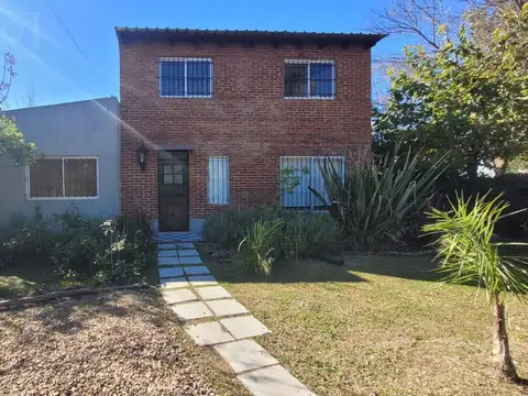 NOT. Venta Casa 3 Ambientes Con Pileta Barrio Parque Sakura, Exaltación de la Cruz