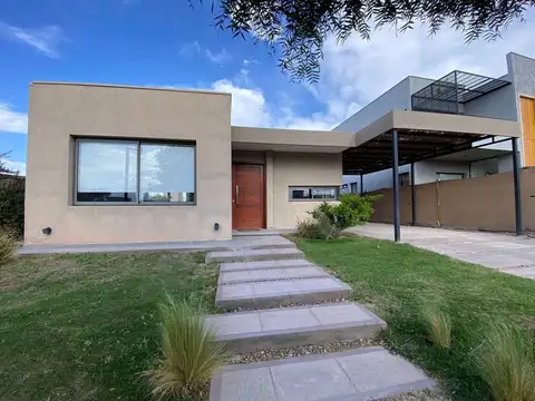 Casa 2 habitaciones en alquiler Lomas de Russell