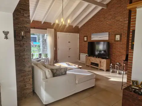 Casa en Venta en Carilo, USD 330.000