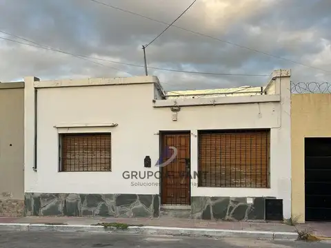 VENTA Casa 2 dormitorios. Mitre Nº318