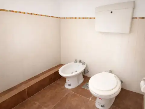 Depto Tipo Casa 5 ambientes con 2 baños