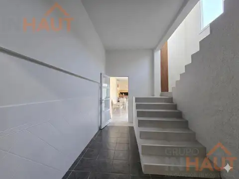 Depto Tipo Casa 6 ambientes con 3 baños