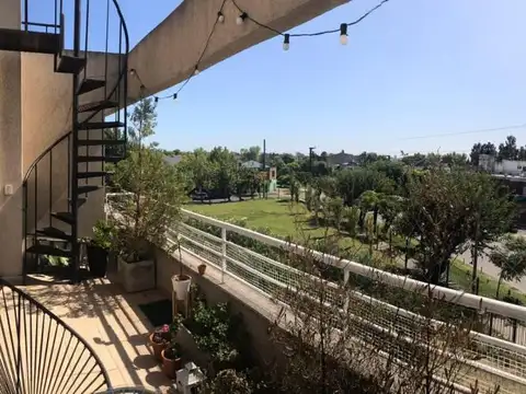 EN VENTA 2 ambientes con espectacular terraza en Complejo Sucre San Isidro