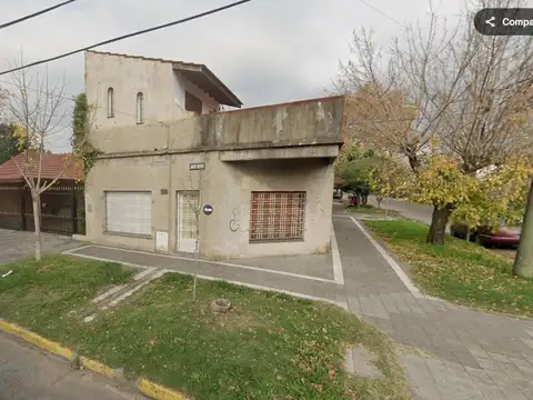 Casa PH de 3 Ambientes con Dependencia, Sobre Calle Grigera y Baliña