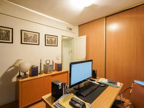 Departamento de 4 ambientes con dependencia y cochera con amenities en venta en Palermo Chico