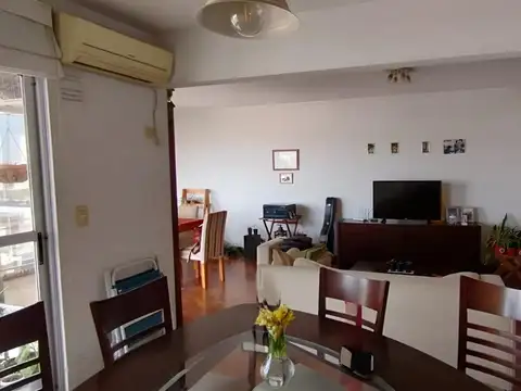 Piso exclusivo de Tres Dormitorios y Cochera en Alquiler en Barrio Martin-Rosario.