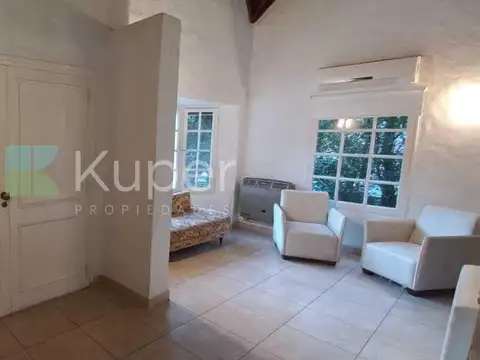 Casa en Alquiler Temporal con 1 cochera
