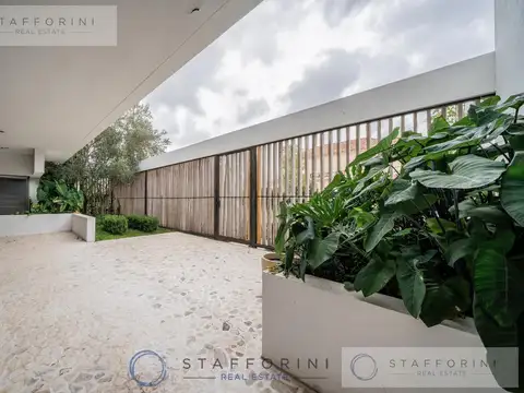 INCREIBLE CASA EN BARRIO LAS LIEBRES, PILAR.