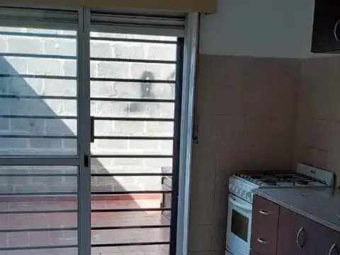 Depto Tipo Casa 3 ambientes con 2 baños