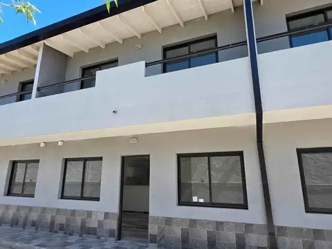 Depto Tipo Casa en Alquiler de 3 ambientes