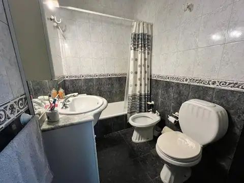Venta Casa  4 amb 3 dormiorios,Villa Adelina con Patio