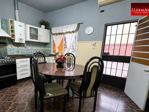 Manuelita Rosas 1400
