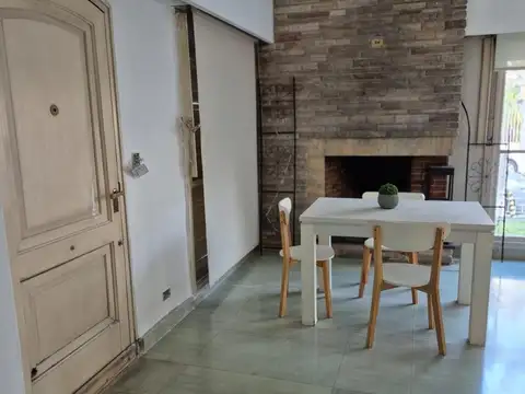 CASA EN VENTA, BERNAL 6 AMBIENTES, 320 METROS TOTALES