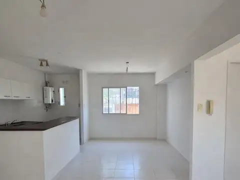 VENTA AMPLIO PH 2 AMB C/TERRAZA - VILLA LYNCH
