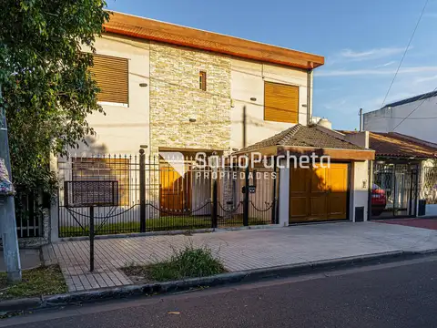 Venta casa 5 ambientes en Villa Luzuriaga