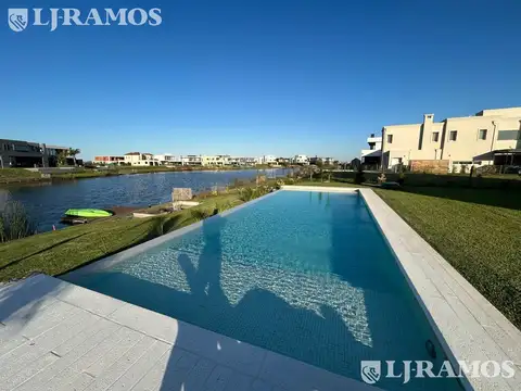 Casa en venta en el Barrio Costas,, Puertos / Escobar