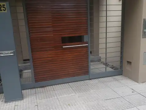 Excelente 2 ambientes c/ balcón luminoso cochera único 