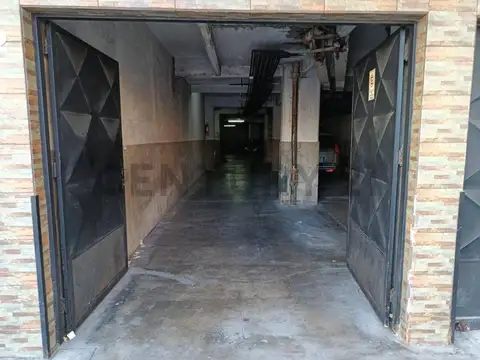 Excelente oportunidad cochera en venta en barrio Flores , en Capital Federal.