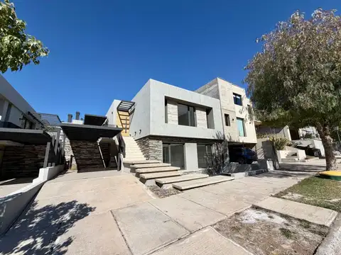 Casa en Venta Dalvian 3 Dormitorios