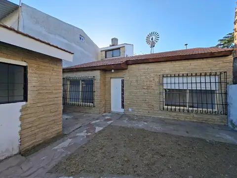 APTO CREDITO - CHALET 3 AMBIENTES - OPORTUNIDAD