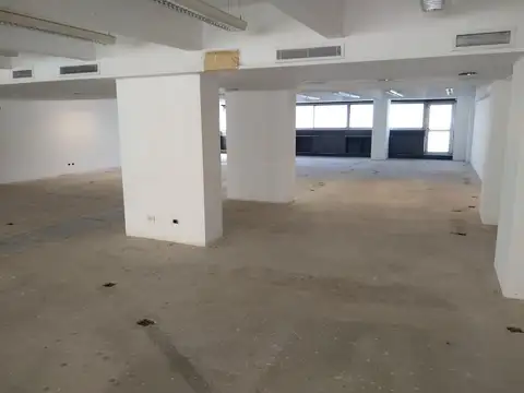 Oficina Monoambiente con 4 baños