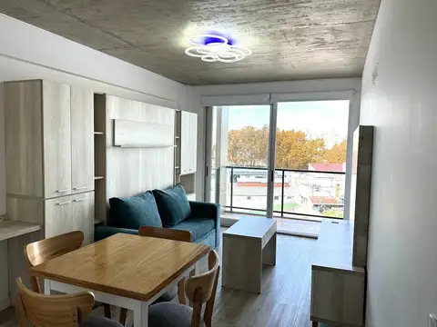 Monoambiente completamente equipado con balcón y amplio baño