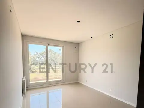 Departamento en Venta en Fisherton, USD 168.000