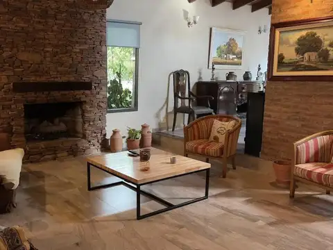 Casa 5 ambientes con 3 baños