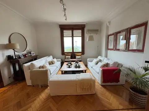 Avda. Libertador 4500. Piso de categoria. Cochera a 150mts.