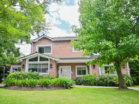 Casa en  venta en La Masia- Pilar