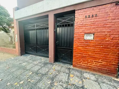 Casa 4 ambientes en Alquiler/ Patio, Pileta y Garaje